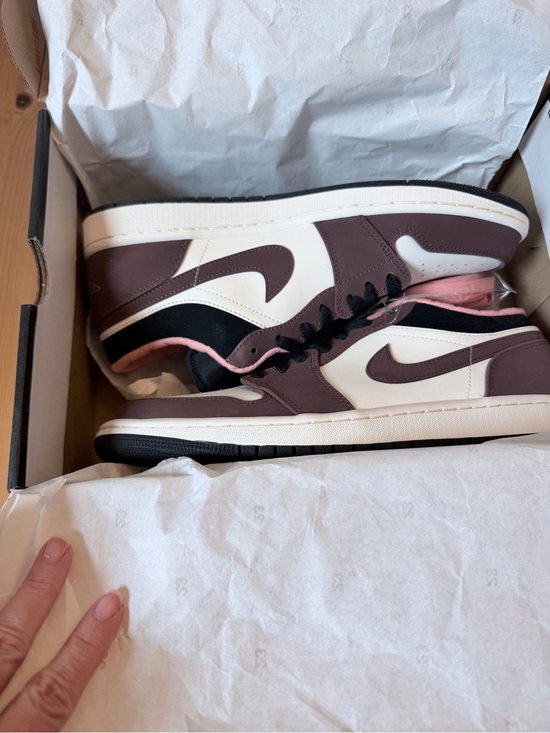 Nike Air Jordan 1 Low - White, Brown & Pink Accents main image 12